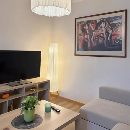10 Mins To Takism - New Modern Flat