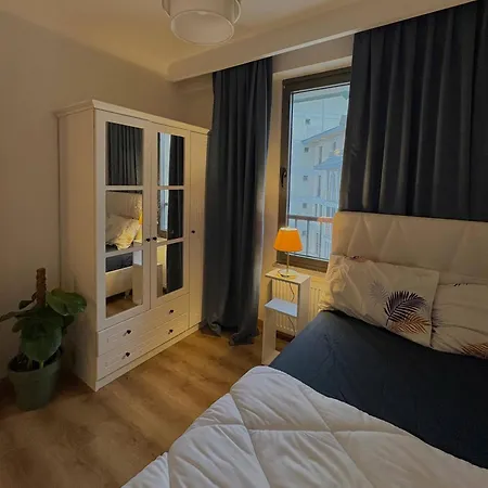 10 Mins To Takism - New Modern Flat